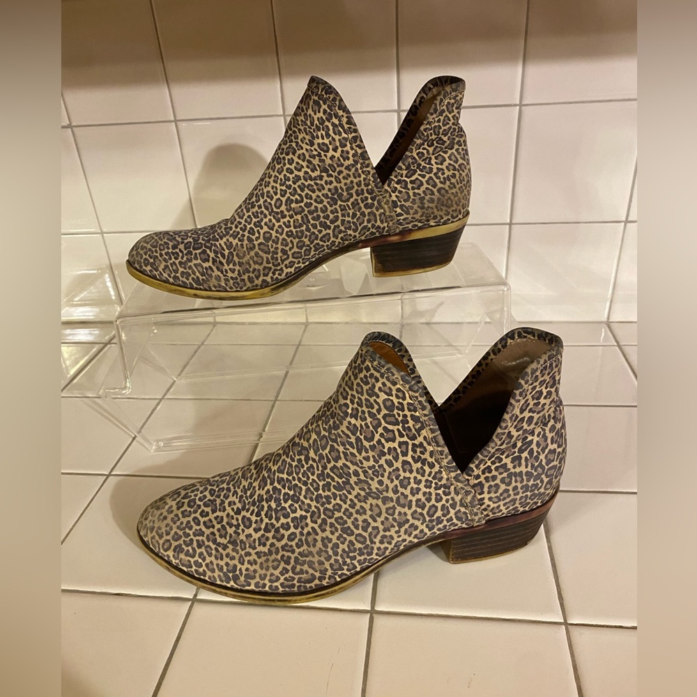 LUCKY BRAND Weatherized Footwear Suede Ankle Booties Women's 9 M/39 Leopard*Read